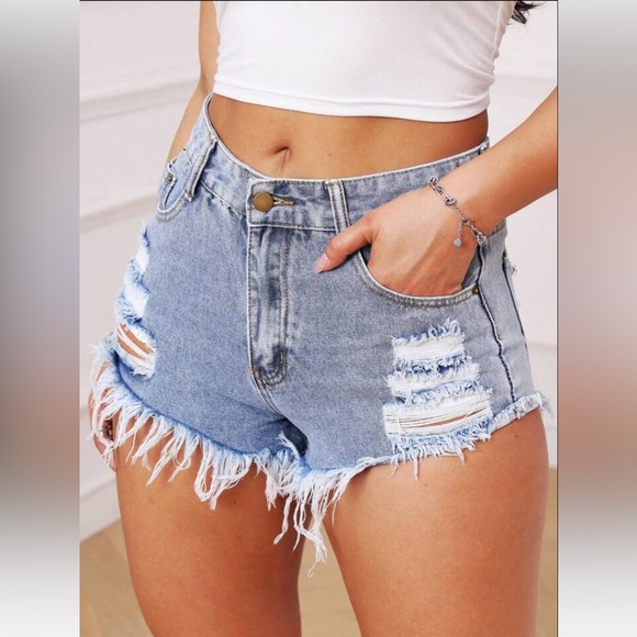 SHEIN - VCAY Women's Frayed Hem Distressed Denim Shorts Size Large - Picture 2 of 5